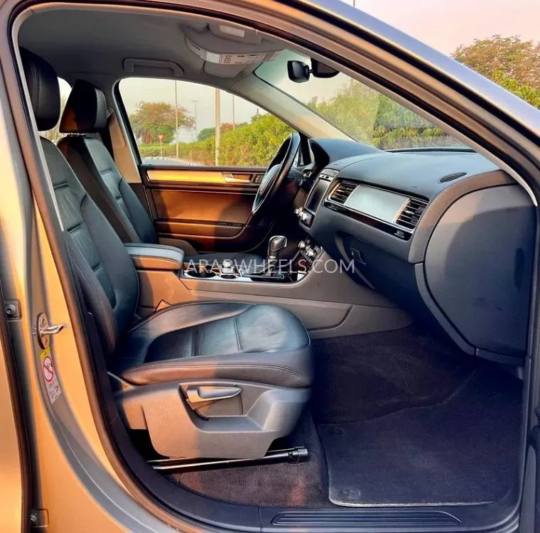 Volkswagen Touareg 2018 for Sale in Dubai Image-8