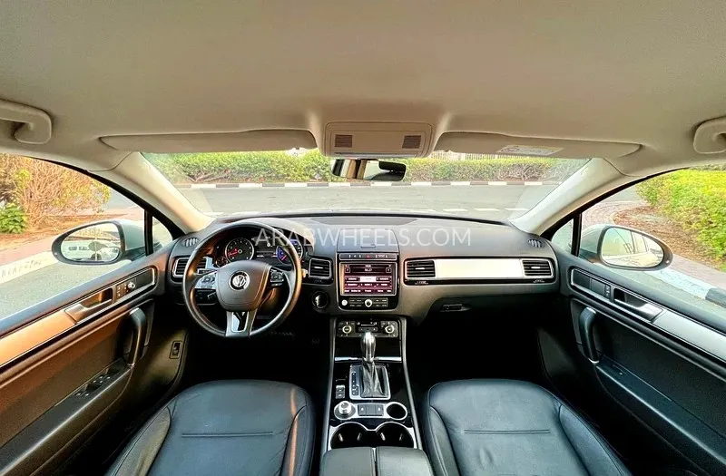 Volkswagen Touareg 2018 for Sale in Dubai Image-15