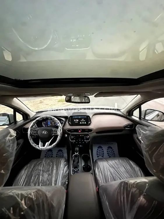 Hyundai Grand Santa Fe 2020 for Sale in Dubai Image-3