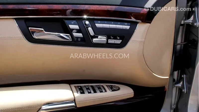 Mercedes Benz CLS Class 2007 for Sale in Dubai Image-9