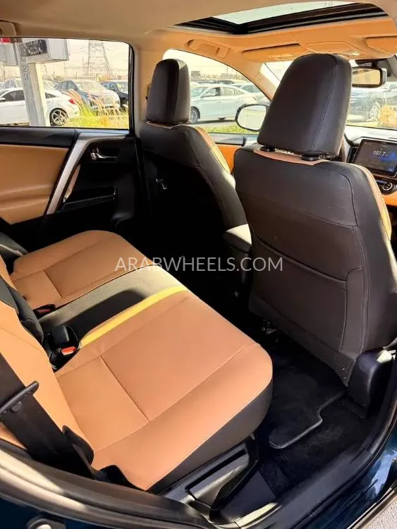 Toyota Rav4 2018 for Sale in Dubai Image-11