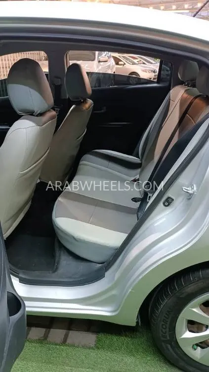 Kia Rio 2013 for Sale in Ajman Image-5