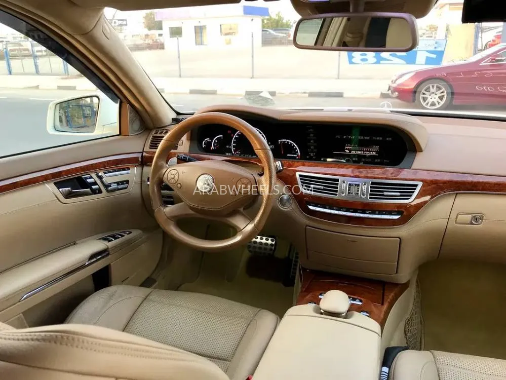 Mercedes Benz CLS Class 2010 for Sale in Dubai Image-8