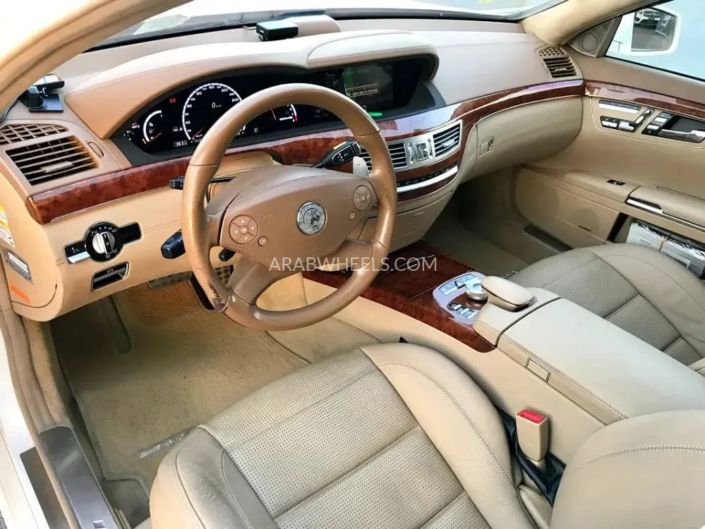 Mercedes Benz CLS Class 2010 for Sale in Dubai Image-14