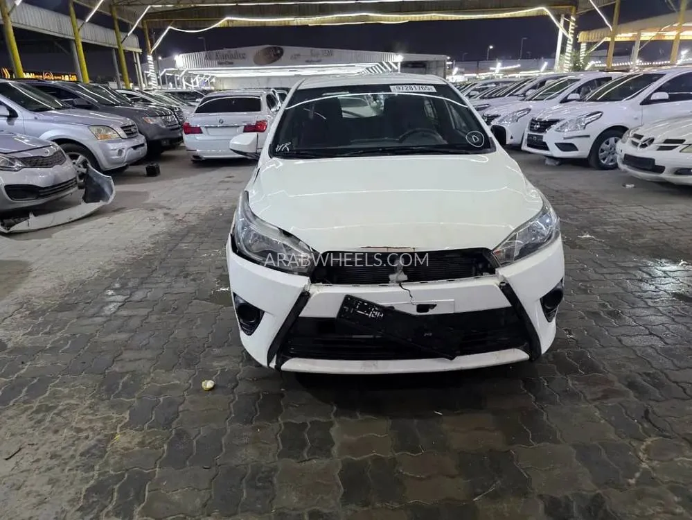 تويوتا يارس 2015 for Sale in عجمان Image-3