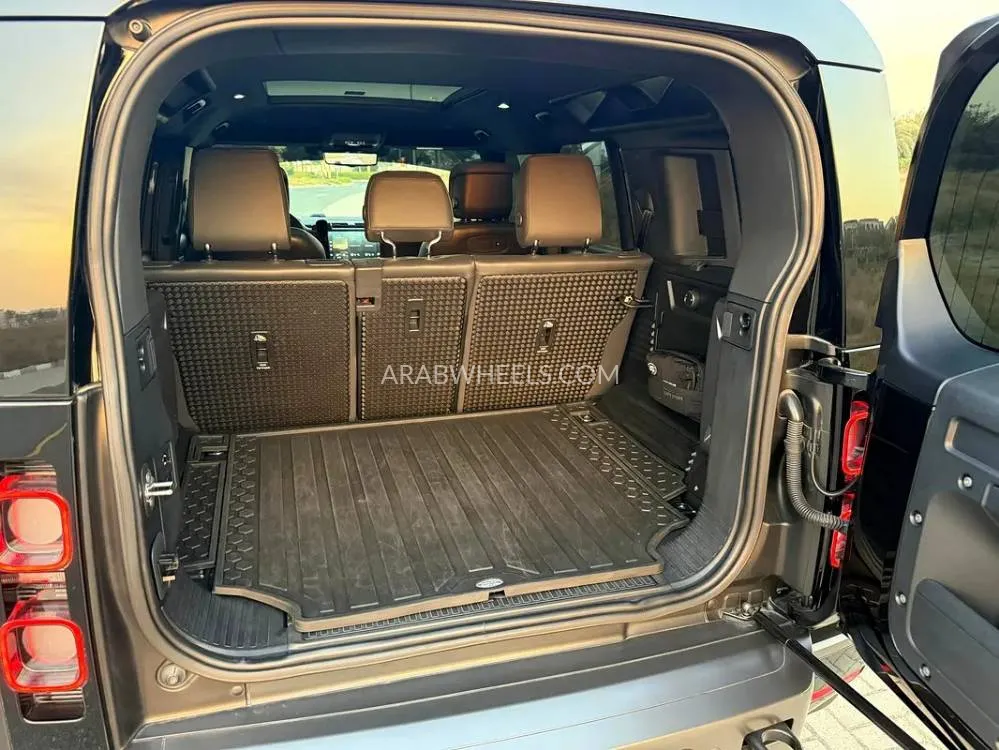 Land Rover Defender 2022 for Sale in Dubai Image-3