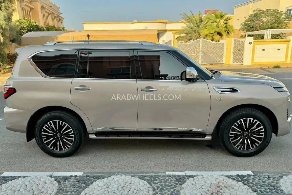 Nissan Patrol 2021 for Sale in Dubai Image-2