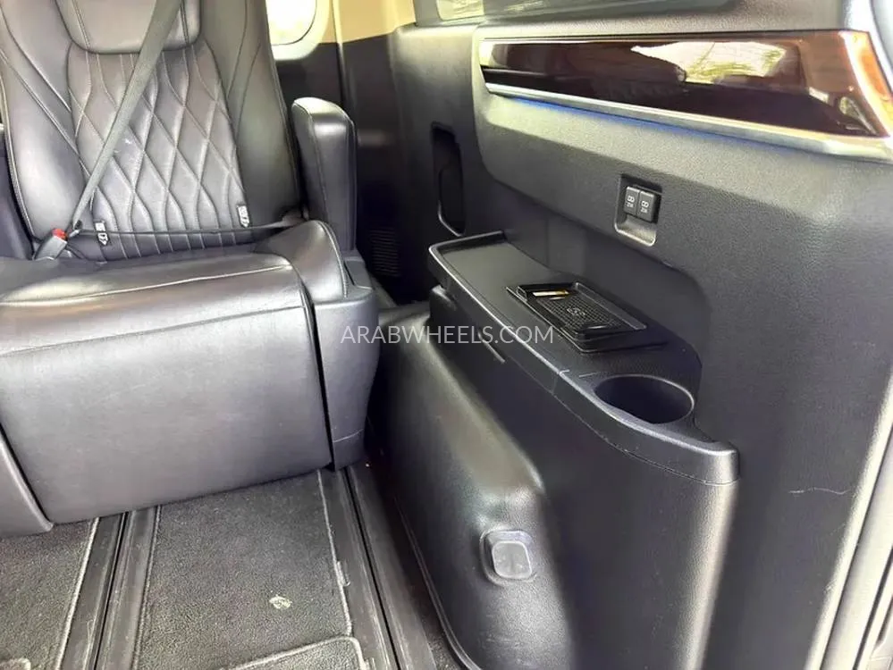 Toyota Granvia 2024 for Sale in Abu Dhabi Image-8