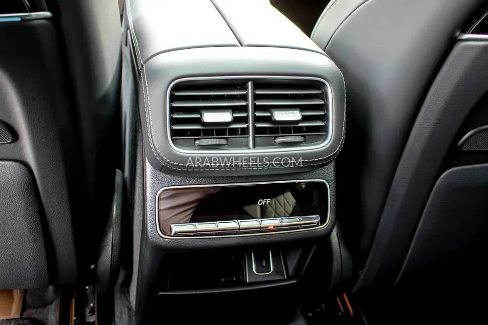 Mercedes Benz GLE Class 2023 for Sale in Dubai Image-7