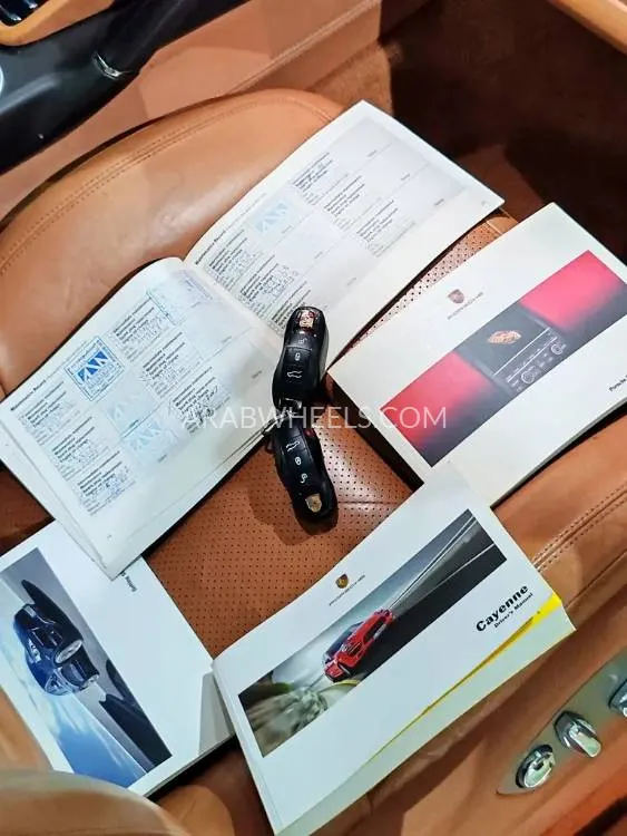 Porsche Cayenne 2013 for Sale in Umm Al Quwain Image-7