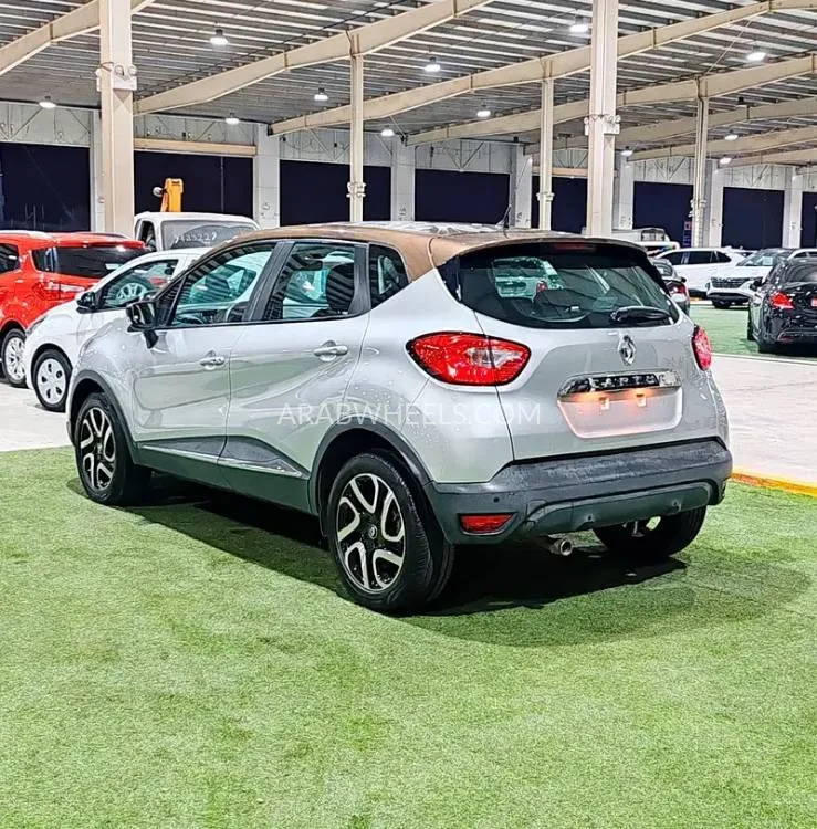 رينو كابتور 2017 for Sale in أم القيوين Image-17