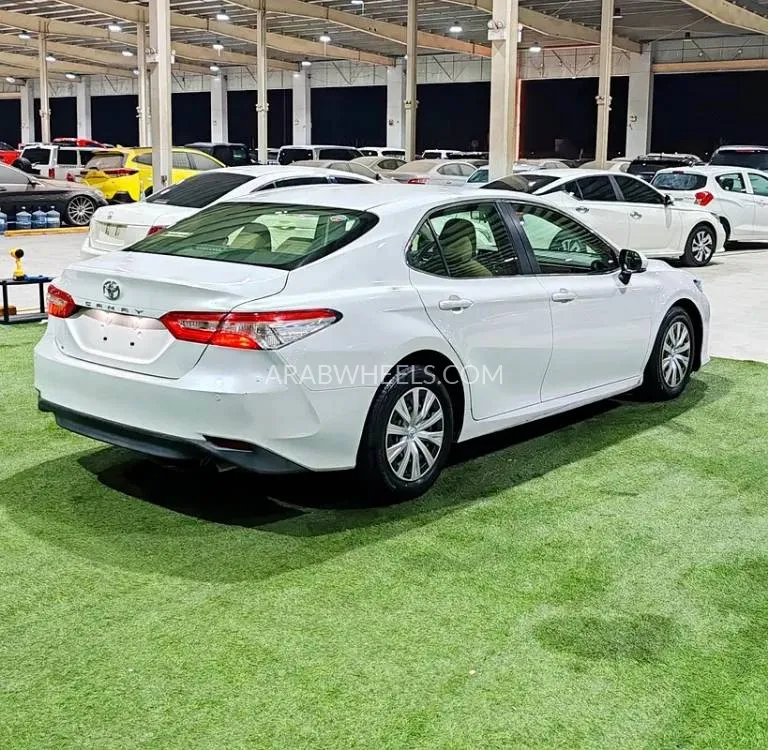 Toyota Camry 2019 for Sale in Umm Al Quwain Image-7