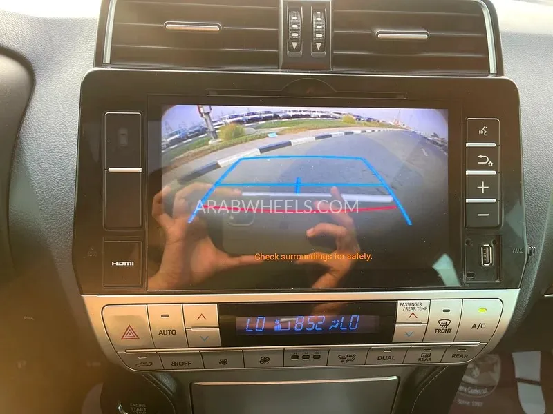 Toyota Land Cruiser Prado 2020 for Sale in Dubai Image-10