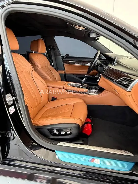 BMW 7 series 2018 for Sale in Abu Dhabi Image-4