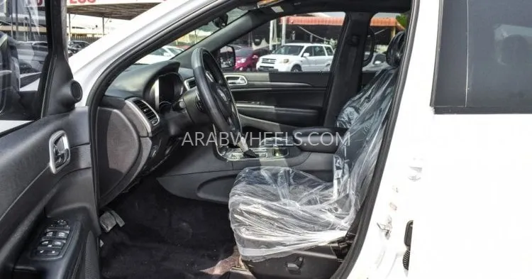 جيب شيروكي 2017 for Sale in عجمان Image-8