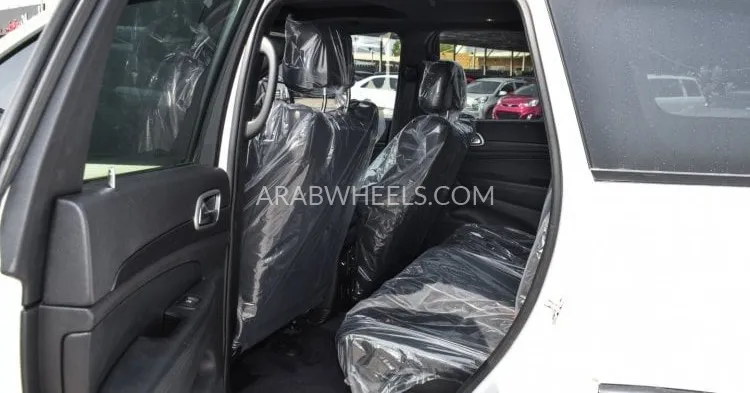جيب شيروكي 2017 for Sale in عجمان Image-11