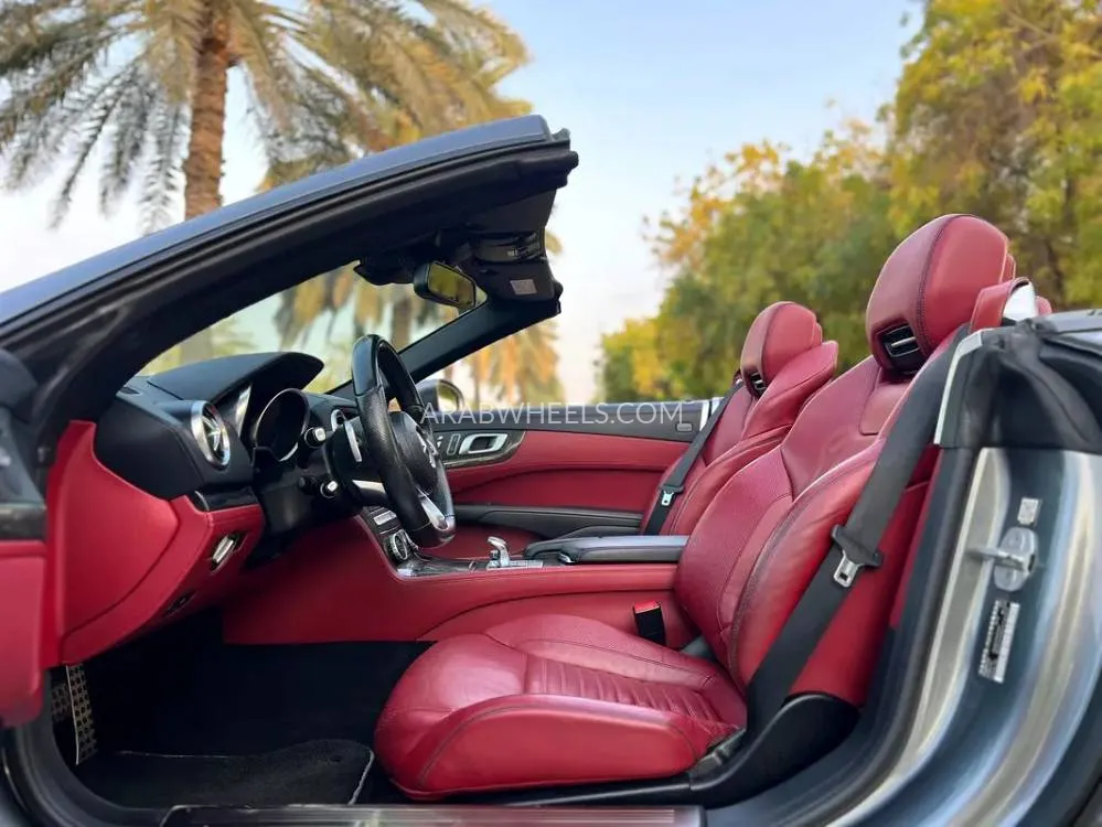 Mercedes Benz SL Class 2017 for Sale in Sharjah Image-4