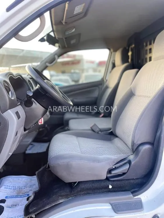 نيسان أورفان 2022 for Sale in دبي Image-2