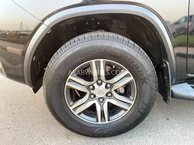 Toyota Fortuner 2022 for Sale in Dubai Image-5