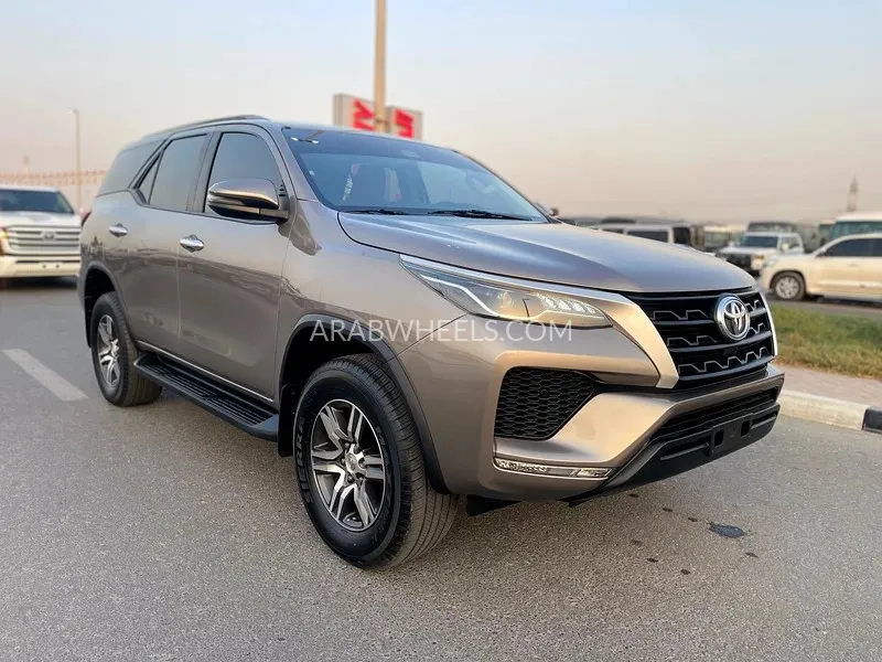 Toyota Fortuner 2022 for Sale in Dubai Image-4