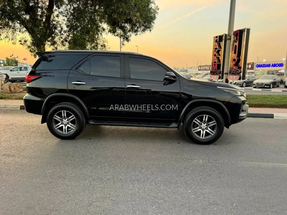 Toyota Fortuner 2022 for Sale in Dubai Image-9