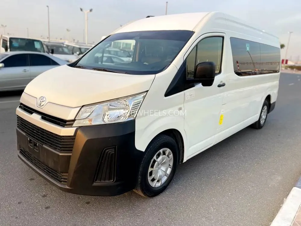 Toyota Hiace 2022 for Sale in Dubai Image-10