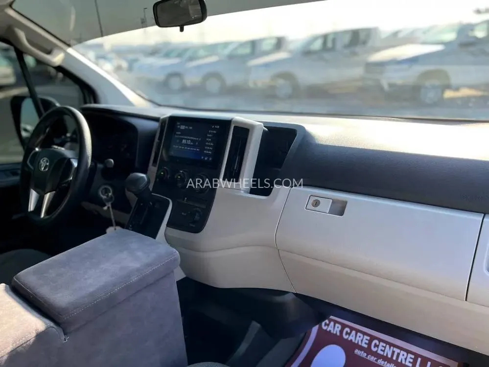 Toyota Hiace 2025 for Sale in Dubai Image-19