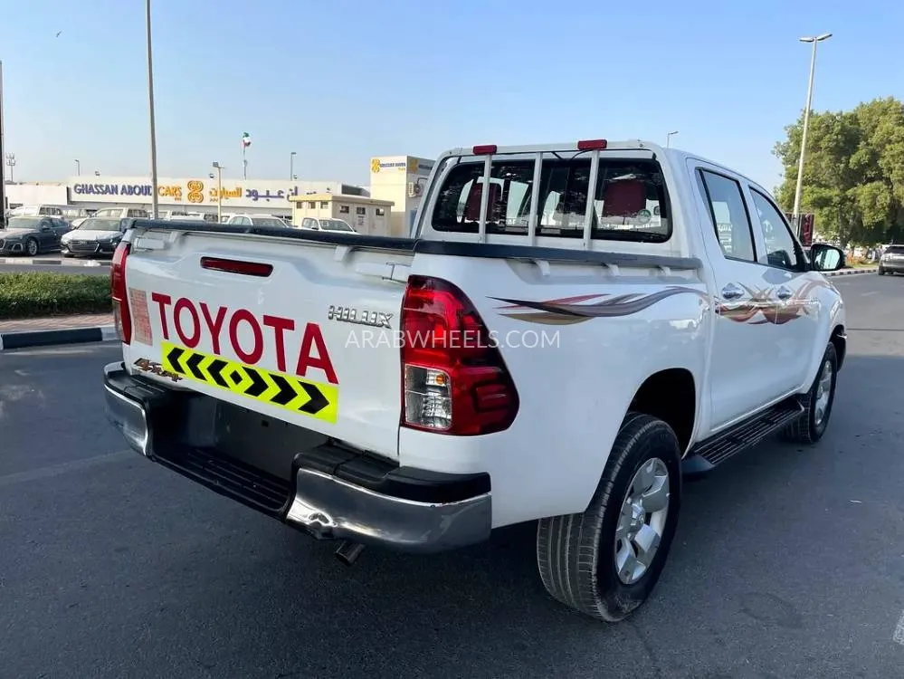 Toyota Hilux 2021 for Sale in Dubai Image-15