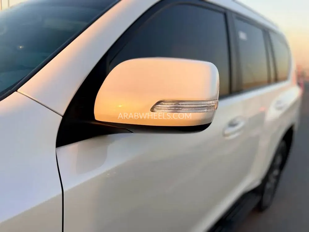 Toyota Land Cruiser Prado 2022 for Sale in Dubai Image-5