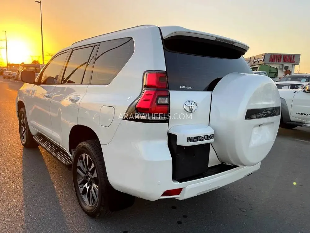 Toyota Land Cruiser Prado 2022 for Sale in Dubai Image-16