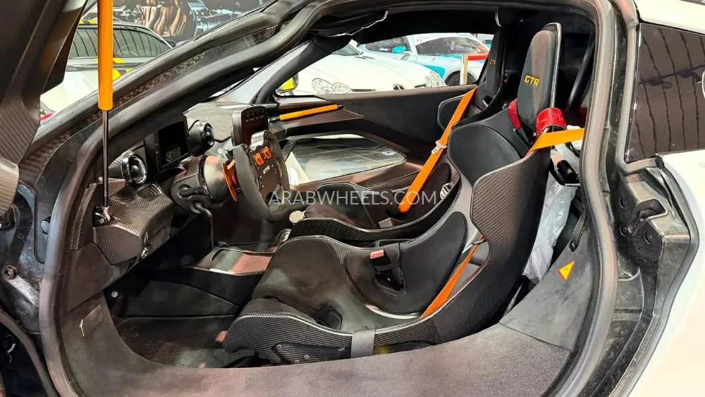McLaren Senna 2019 for Sale in Dubai Image-9