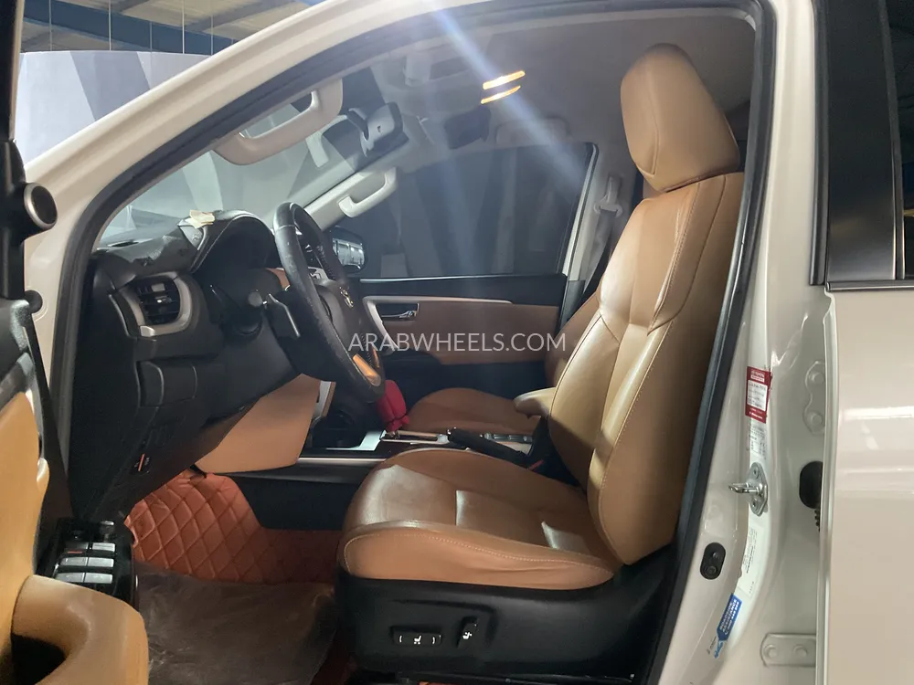 Toyota Fortuner 2020 for Sale in Sharjah Image-7