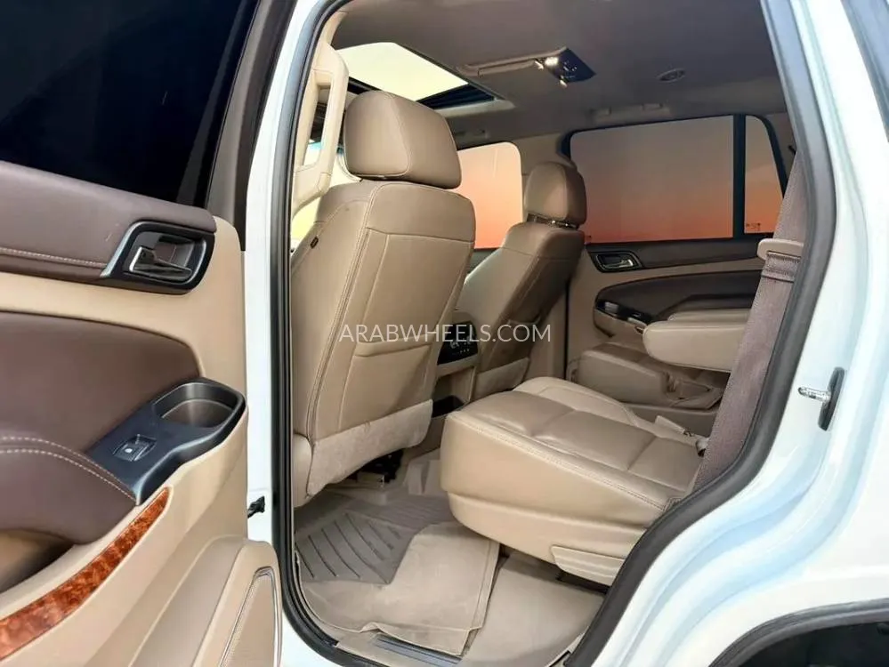 Chevrolet Tahoe 2019 for Sale in Sharjah Image-5