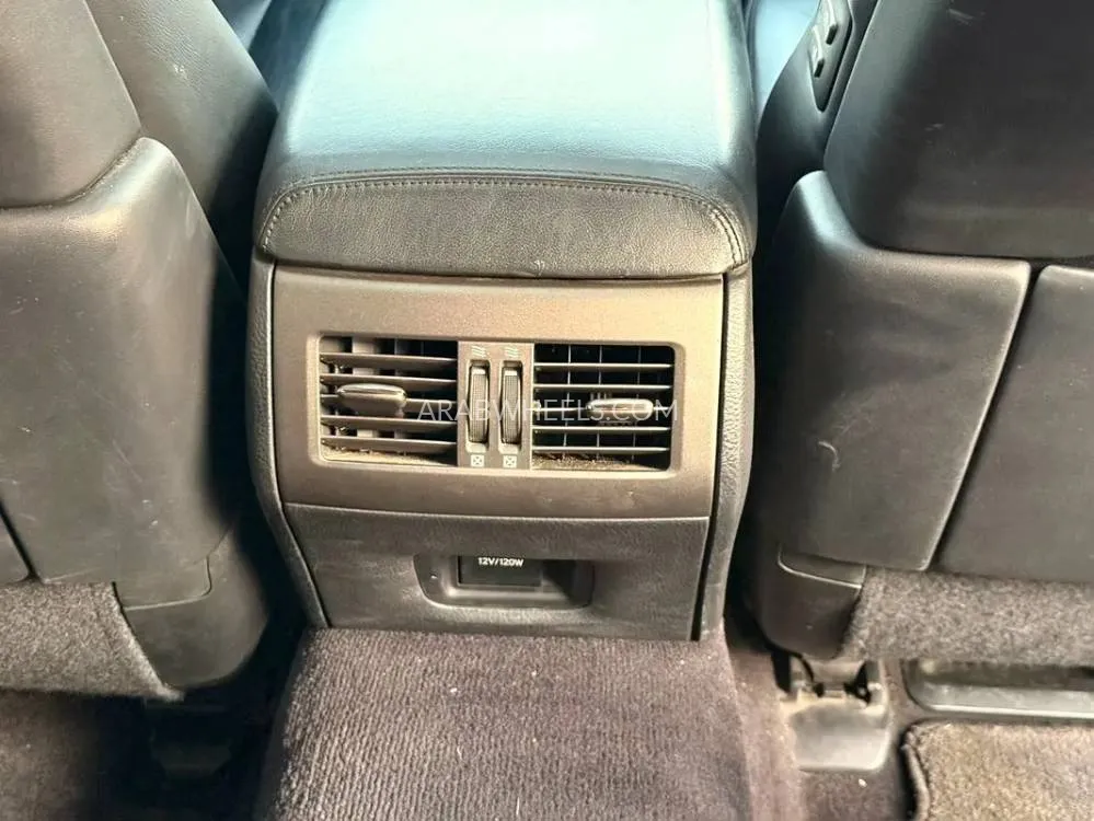 Lexus LS 2010 for Sale in Sharjah Image-20