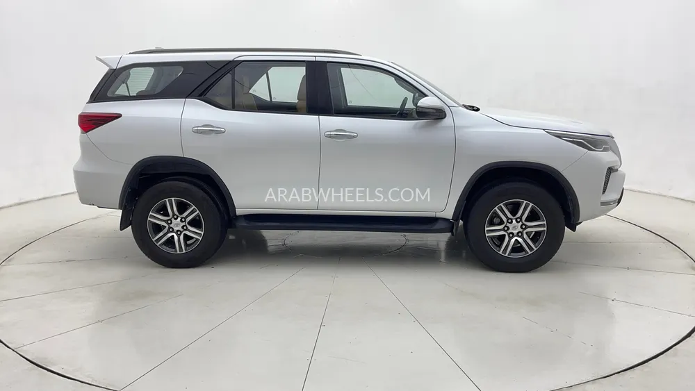 Toyota Fortuner 2023 for Sale in Dubai Image-2