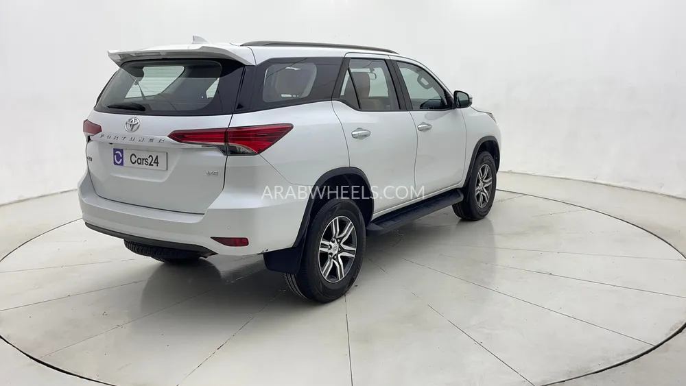 Toyota Fortuner 2023 for Sale in Dubai Image-3