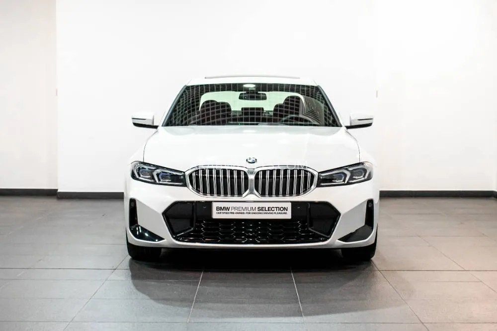 بي إم دبليو الفئة الثالثة 2026 for Sale in أبو ظبي Image-2