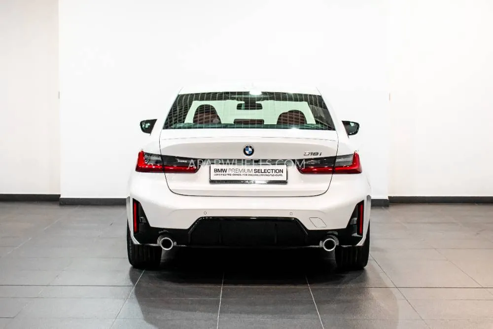 بي إم دبليو الفئة الثالثة 2026 for Sale in أبو ظبي Image-5