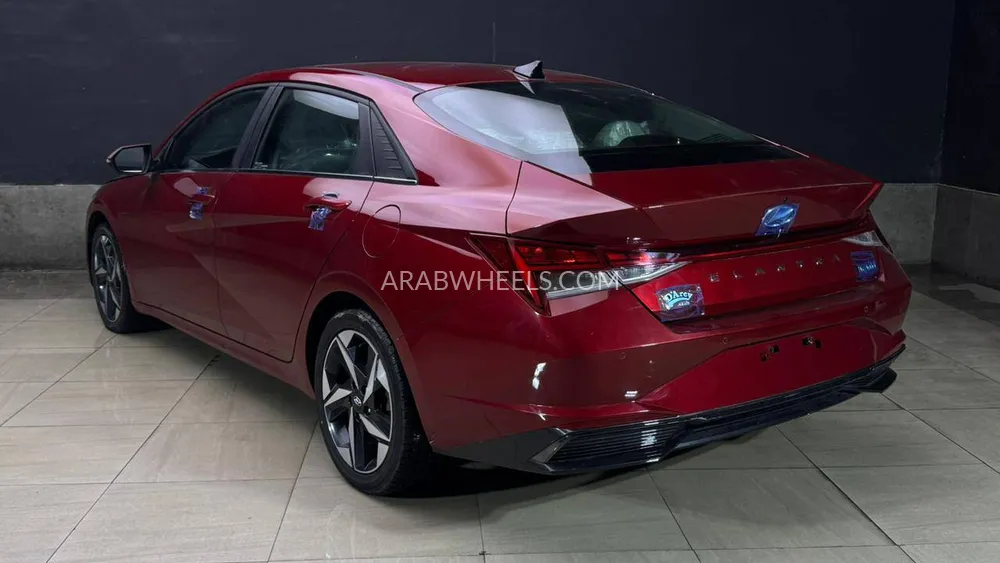 Hyundai Elantra 2023 for Sale in Ajman Image-5