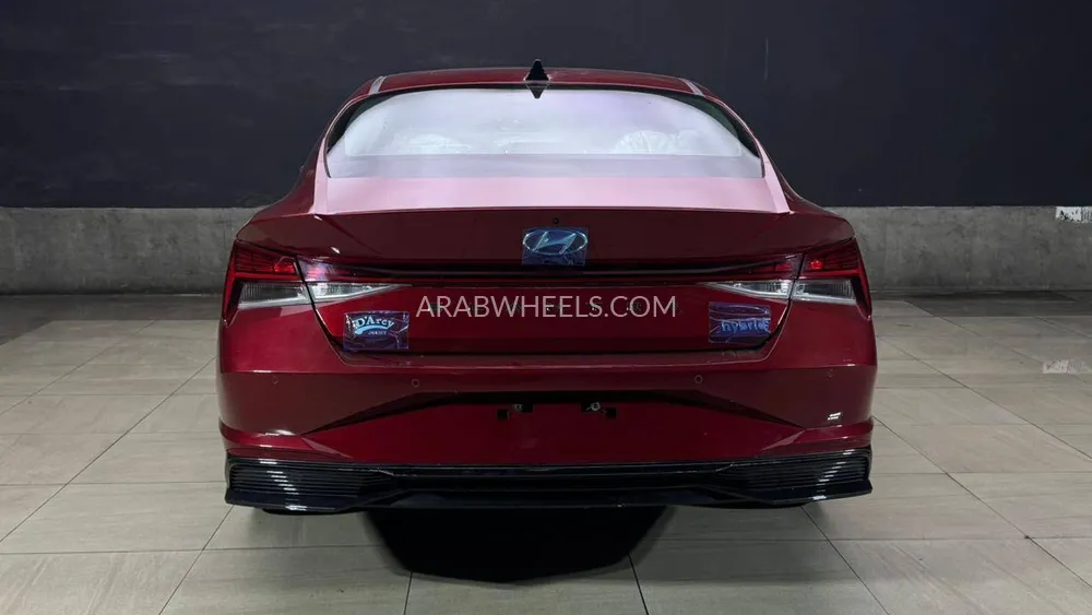 Hyundai Elantra 2023 for Sale in Ajman Image-7