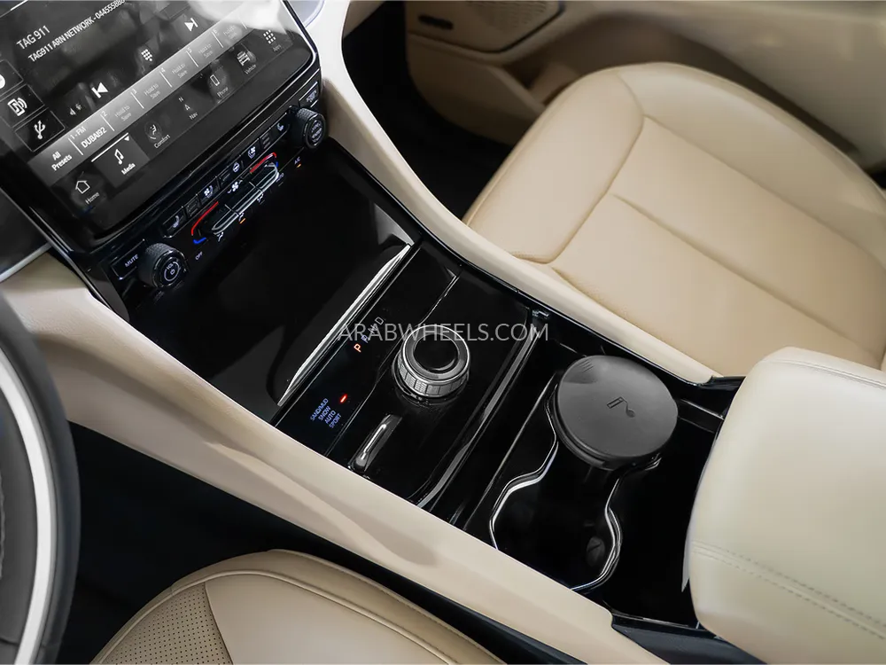 Jeep Grand Cherokee 2023 for Sale in Dubai Image-9