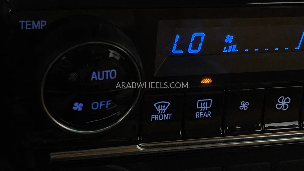 Toyota Fortuner 2023 for Sale in Dubai Image-45