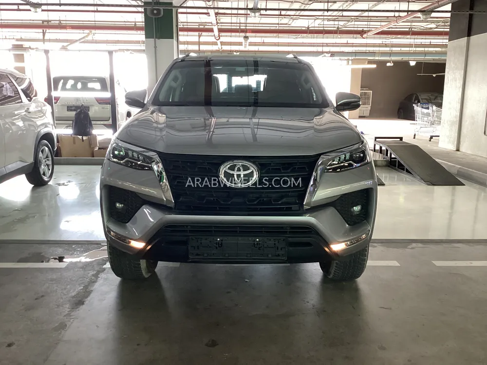 تويوتا فورتشنر 2024 for Sale in الشارقة Image-2