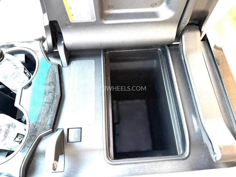 تويوتا لاند كروزر 2022 for Sale in دبي Image-20