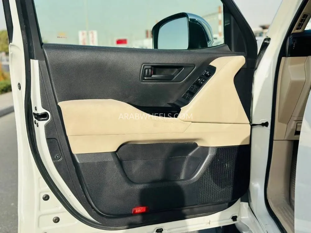 تويوتا لاند كروزر 2022 for Sale in دبي Image-19