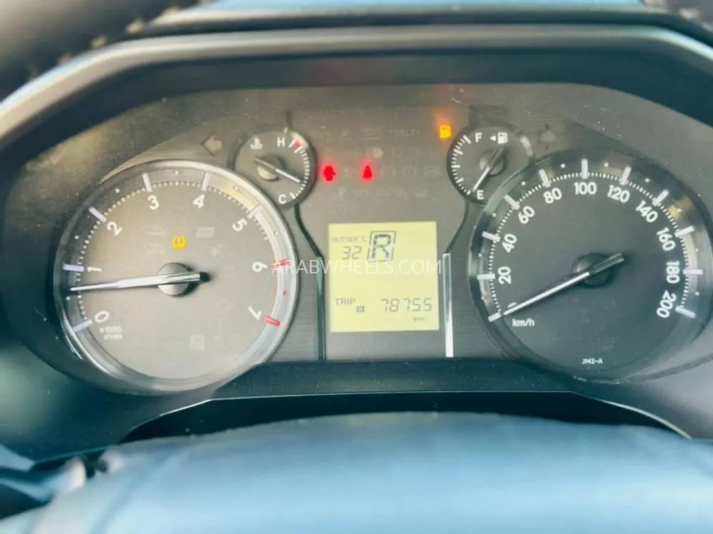 Toyota Land Cruiser Prado 2022 for Sale in Dubai Image-9