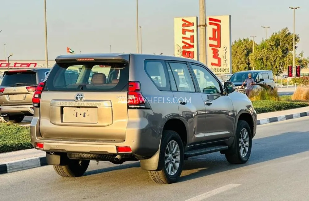Toyota Land Cruiser Prado 2022 for Sale in Dubai Image-12