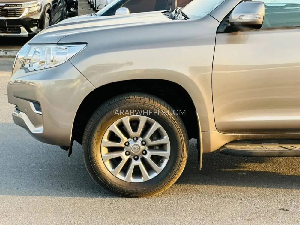 Toyota Land Cruiser Prado 2022 for Sale in Dubai Image-20