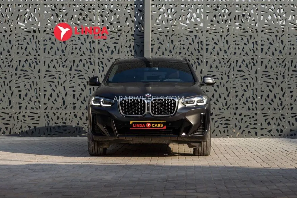 BMW X4 2023 for Sale in Dubai Image-4