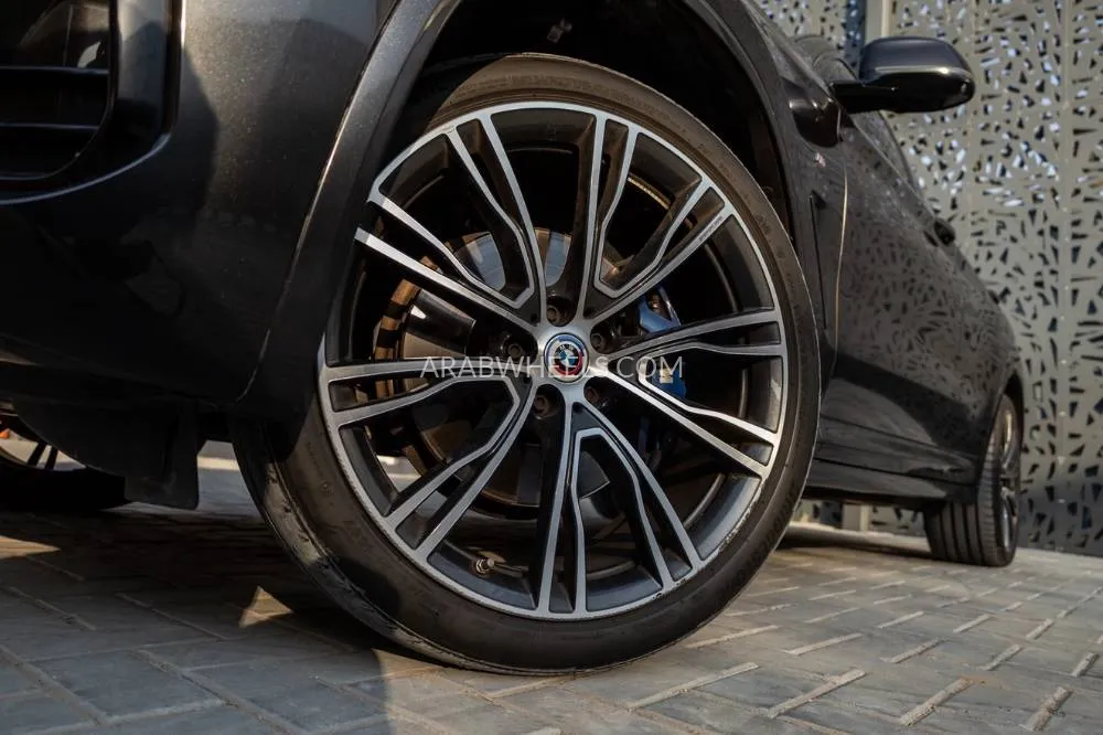 BMW X4 2023 for Sale in Dubai Image-10